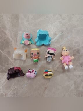 My Mini MixieQ & Cabbage Patch Doll Of 9 Pieces - Mini Surprise Dolls & Pieces